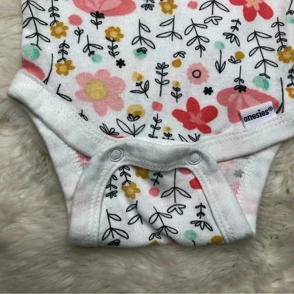 Gerber Onesie Diaper Shirt White  / Floral Size Newborn - Picture 2 of 16